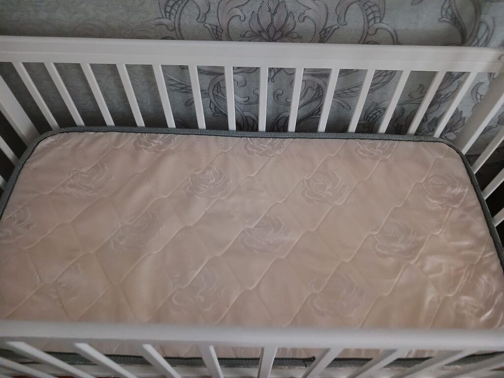 Ağ rəngli taxta uşaq beşiyi və döşəkçə dəsti - Material: keyfiyyətli — Bəşikləri, Masazır (2)