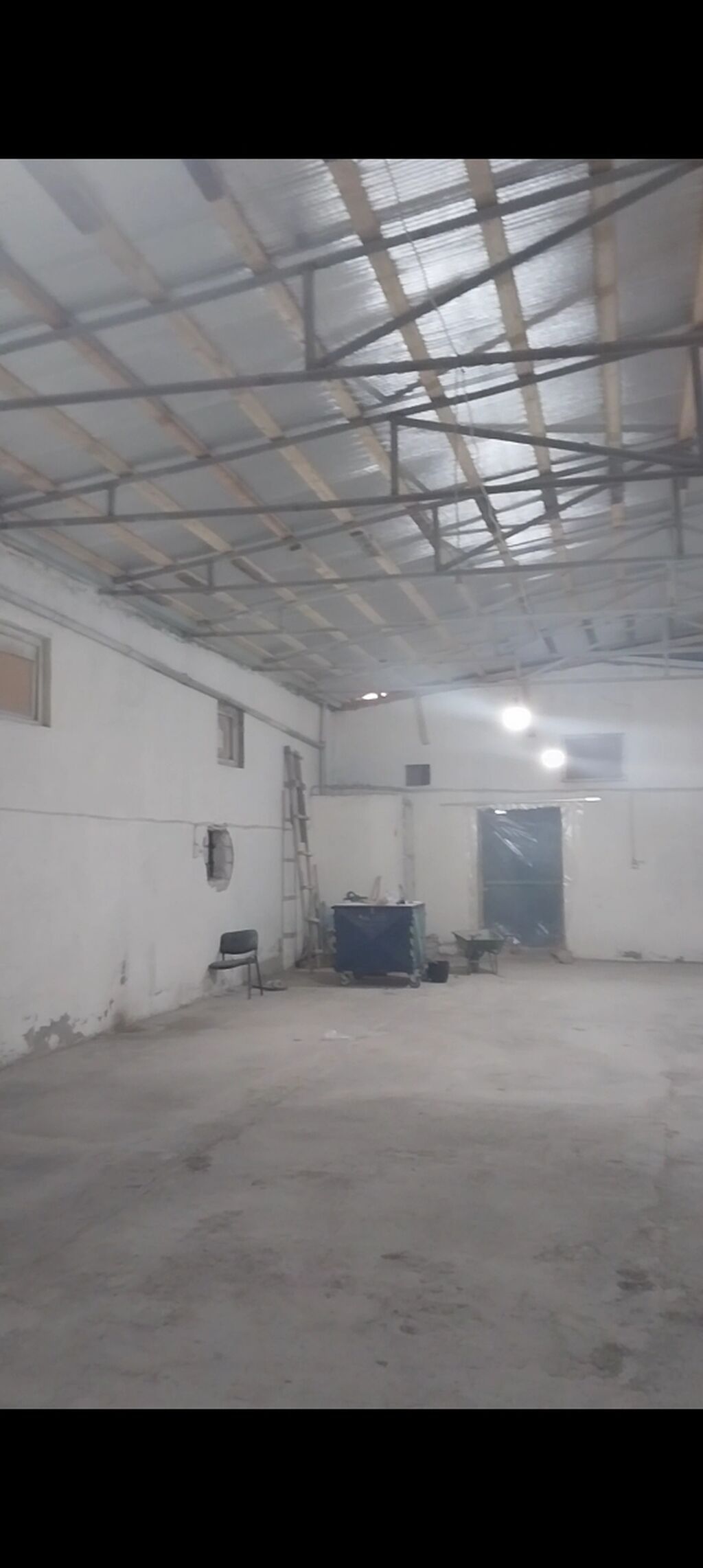 Anbar/Werkshop sahəsi - Geniş metal qapılı, yük maşınının girişinə — Əmlak, Sumqayıt (4)