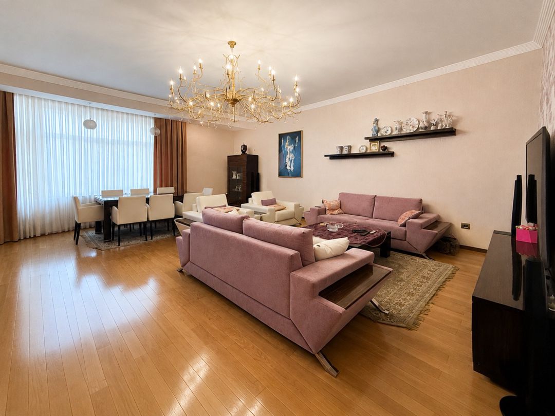 Satılır 4 otaqlı yeni tikili 195 m² — Mənzil, Bakı (2)