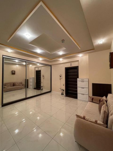 Satılır 4 otaqlı yeni tikili 200 m² — Bakı