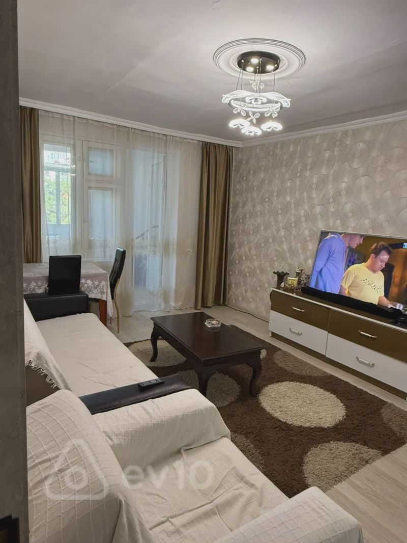 For sale: 2-room apartment (old building), 56 m² — Mənzil, Bakı (9)