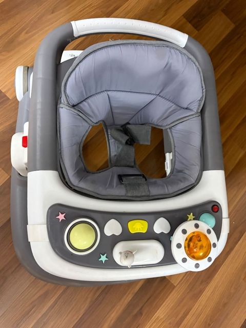 Uşaq gəzdirəni (Baby Walker) - Rəng: boz–ağ, yumşaq boz oturacaq — Bakı