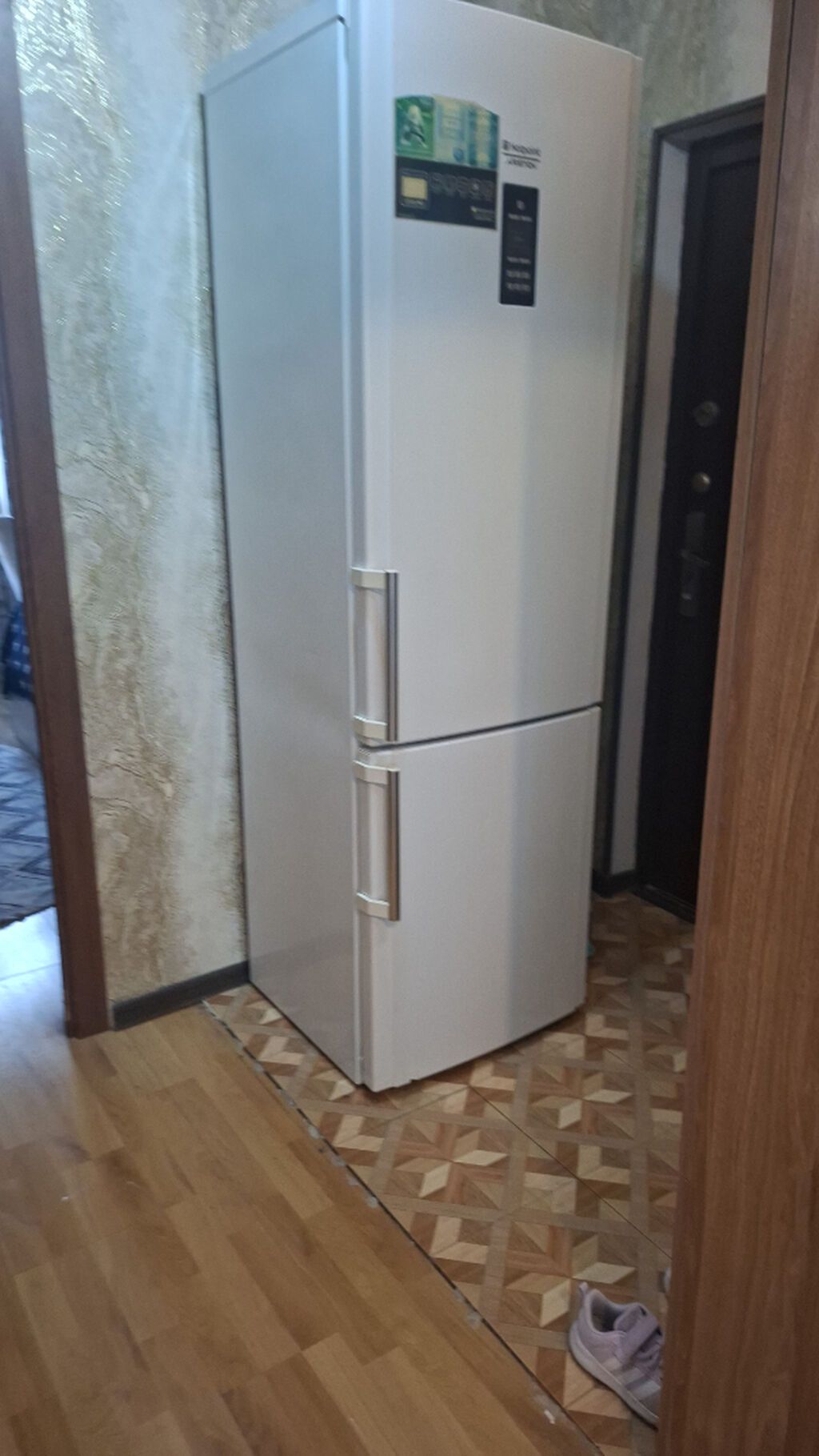 Xarab 2 qapılı Hotpoint Ariston Soyuducu Satılır, rəng - Ağ — Soyuducular, Bakı (3)