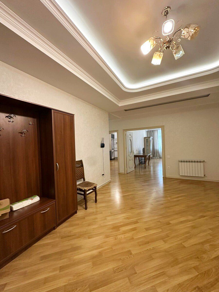 İcarəyə verilir 3 otaqlı yeni tikili 130 m² — Mənzil, Bakı (7)