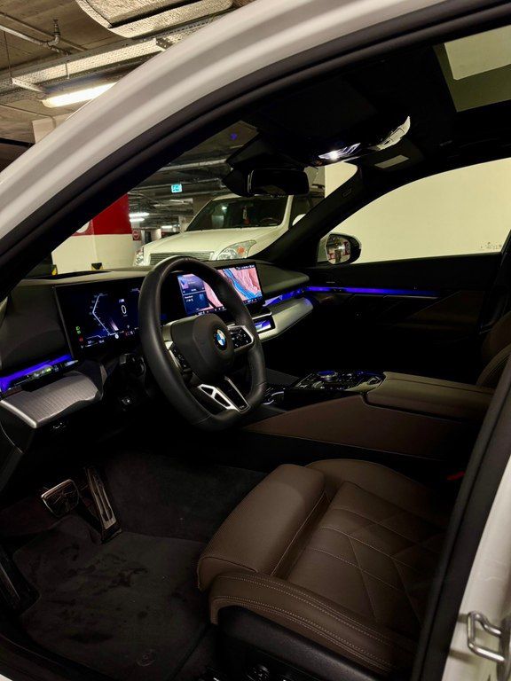 BMW 520, 2.0 L, 2025 il, 8 900 km — Avtomobillər, Bakı (7)
