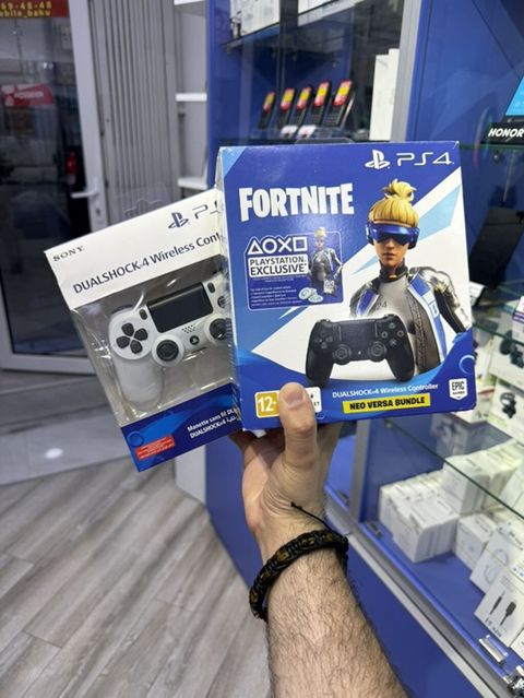 Məhsul: Sony PlayStation 4 üçün DualShock 4 simsiz oyun pultu — Qobu