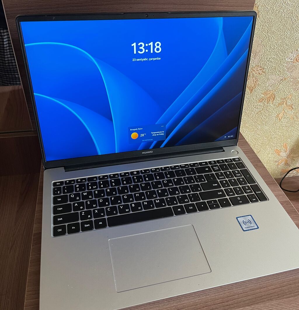 Huawei noutbuk - Model: Huawei (MateBook seriyası olduğunu göstərən — Huawei, Bakı (5)