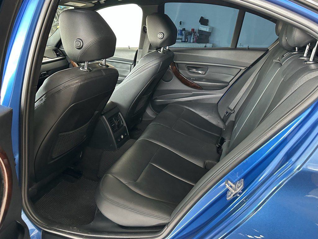 BMW 330, 2.0 L, 2015 il, 247 000 km — Avtomobillər, Bakı (9)