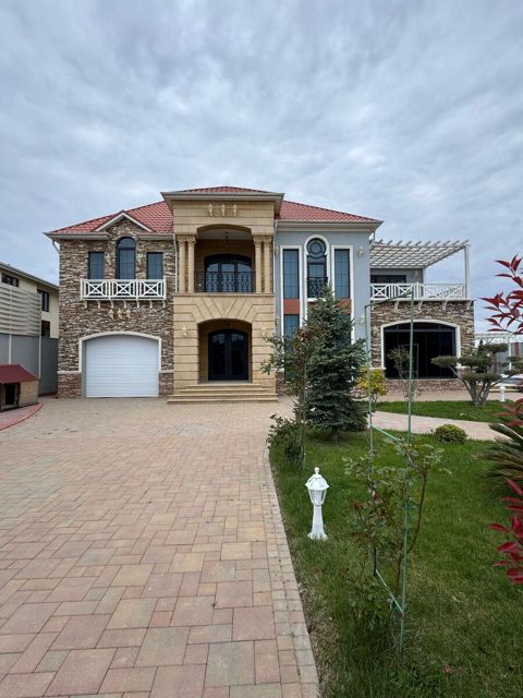 Satılır 7 otaqlı həyət evi/bağ evi 500 m² — Bakı