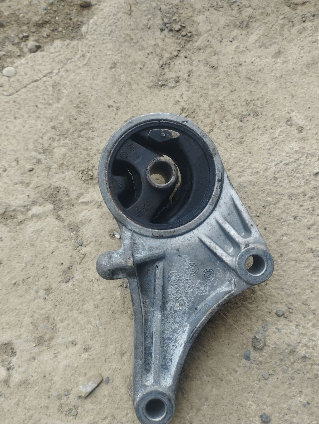 Opel Astra ön hissə mator paduşkasi. Yaxşı vəziyyətdədir — Mühərriklər, Naftalan (2)