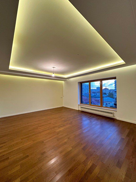 Satılır 8 otaqlı həyət evi/bağ evi 1400 m² — Ev, villa, Bakı (5)