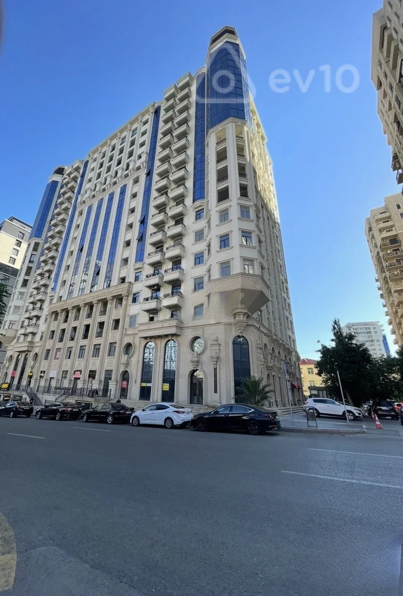 4 otaqlı mənzil, 206 m², Azadliq Prospekti — Bakı