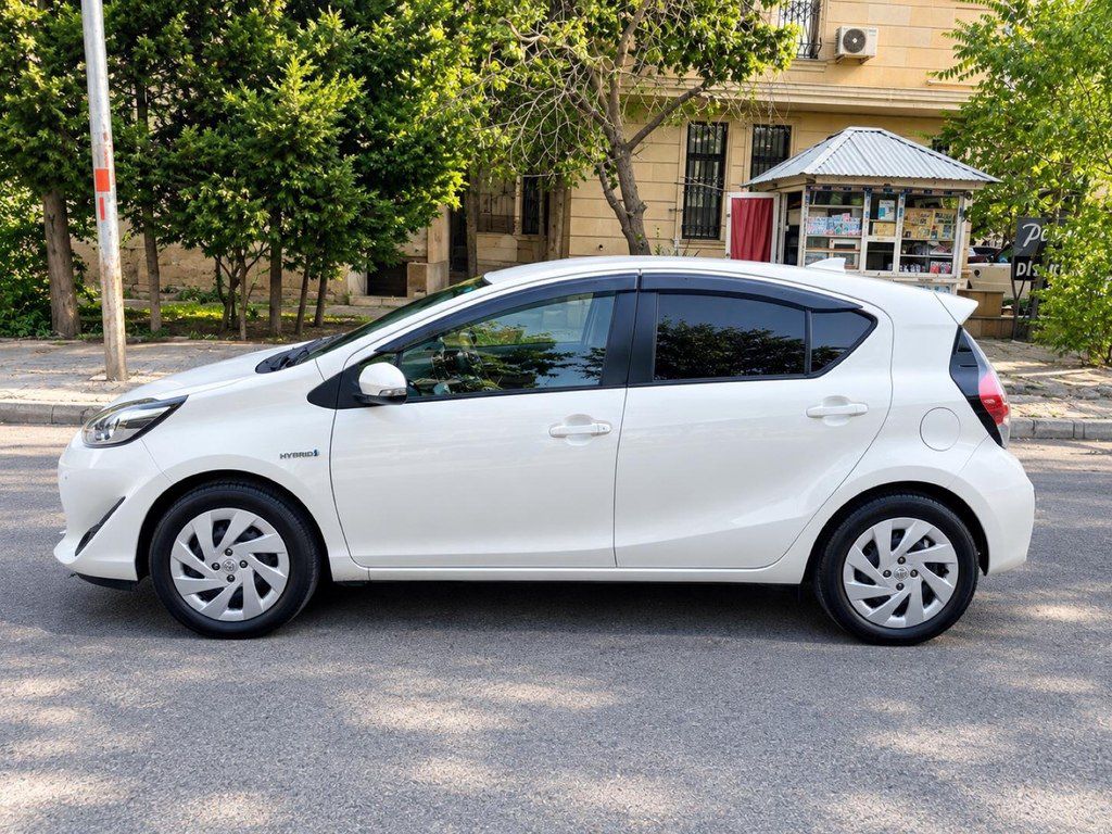 Toyota Aqua, 1.5 L, 0.87 kWh, 2018 il, 190 000 km — Avtomobillər, Bakı (3)