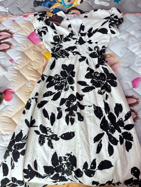 Qara-ağ naxışlı qadın donu - Model: V-yaxa, sinədə düymə detallı — Digah