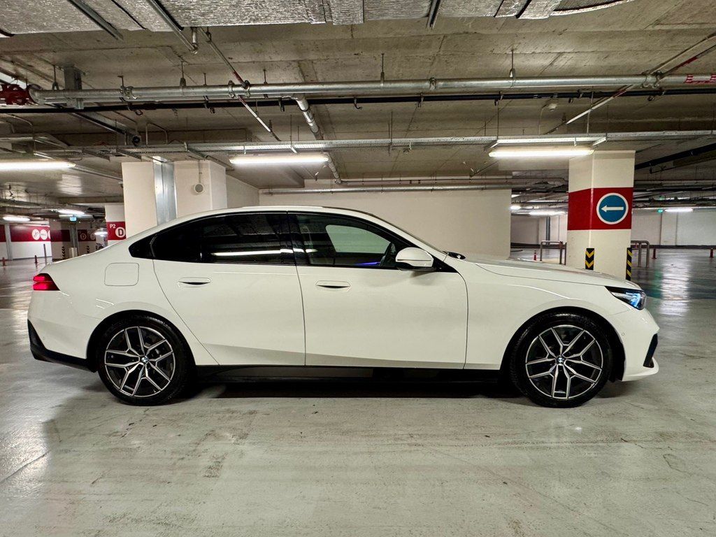 BMW 520, 2.0 L, 2025 il, 8 900 km — Avtomobillər, Bakı (6)