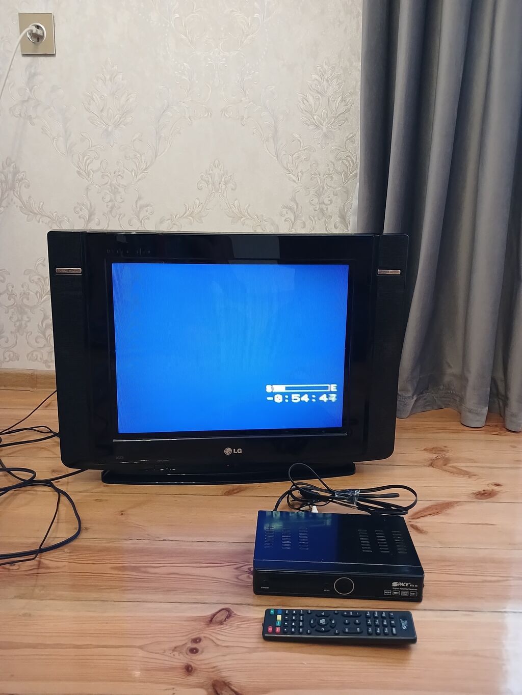 LG televizor + peyk qəbuledicisi komplekti — Televizorlar, Şirvan