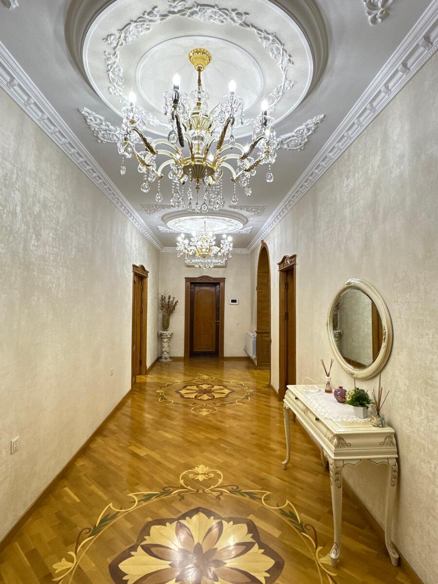 Satılır 9 otaqlı həyət evi/bağ evi 800 m² — Ev, villa, Bakı (12)