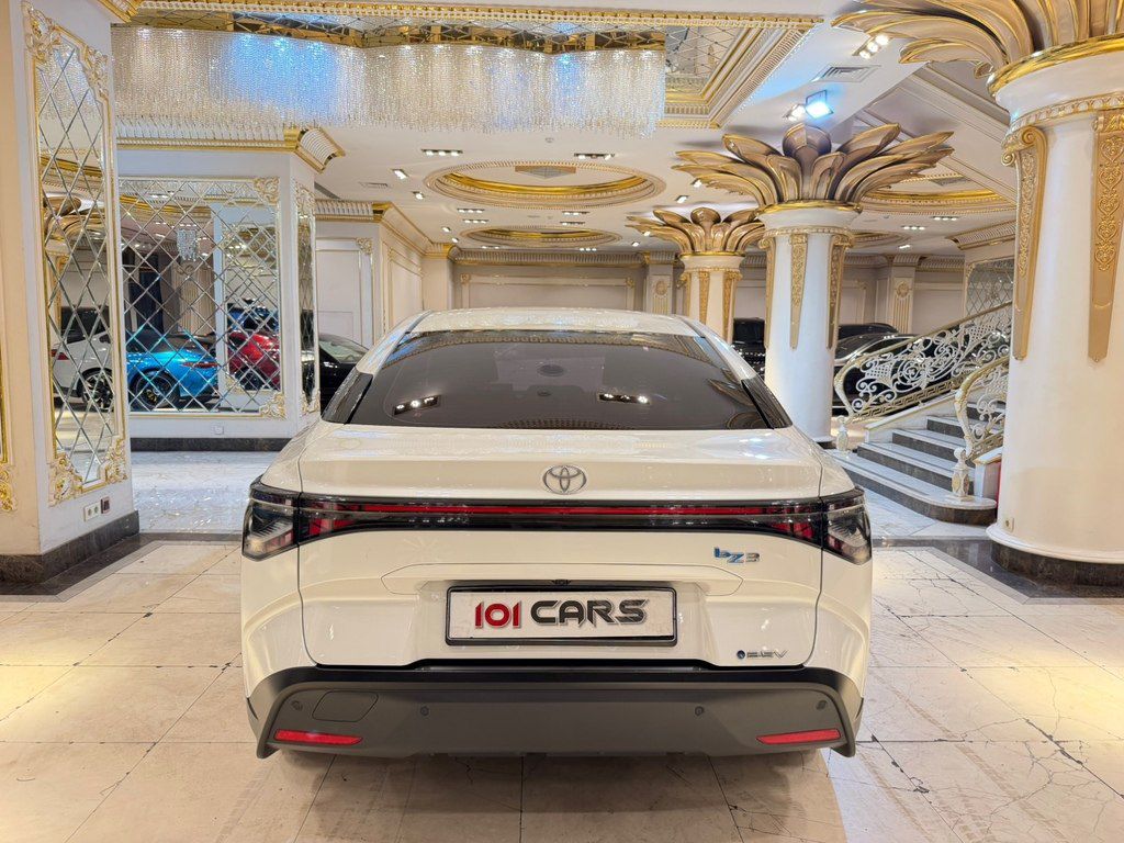 Toyota bZ3, 65.2 kWh, 2023 il, 35 000 km — Avtomobillər, Bakı (8)