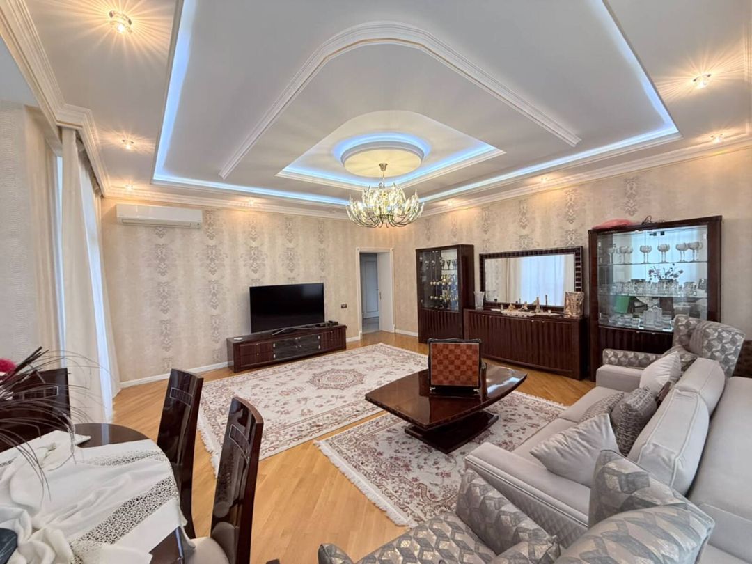 Satılır 3 otaqlı yeni tikili 170 m² — Mənzil, Bakı (2)