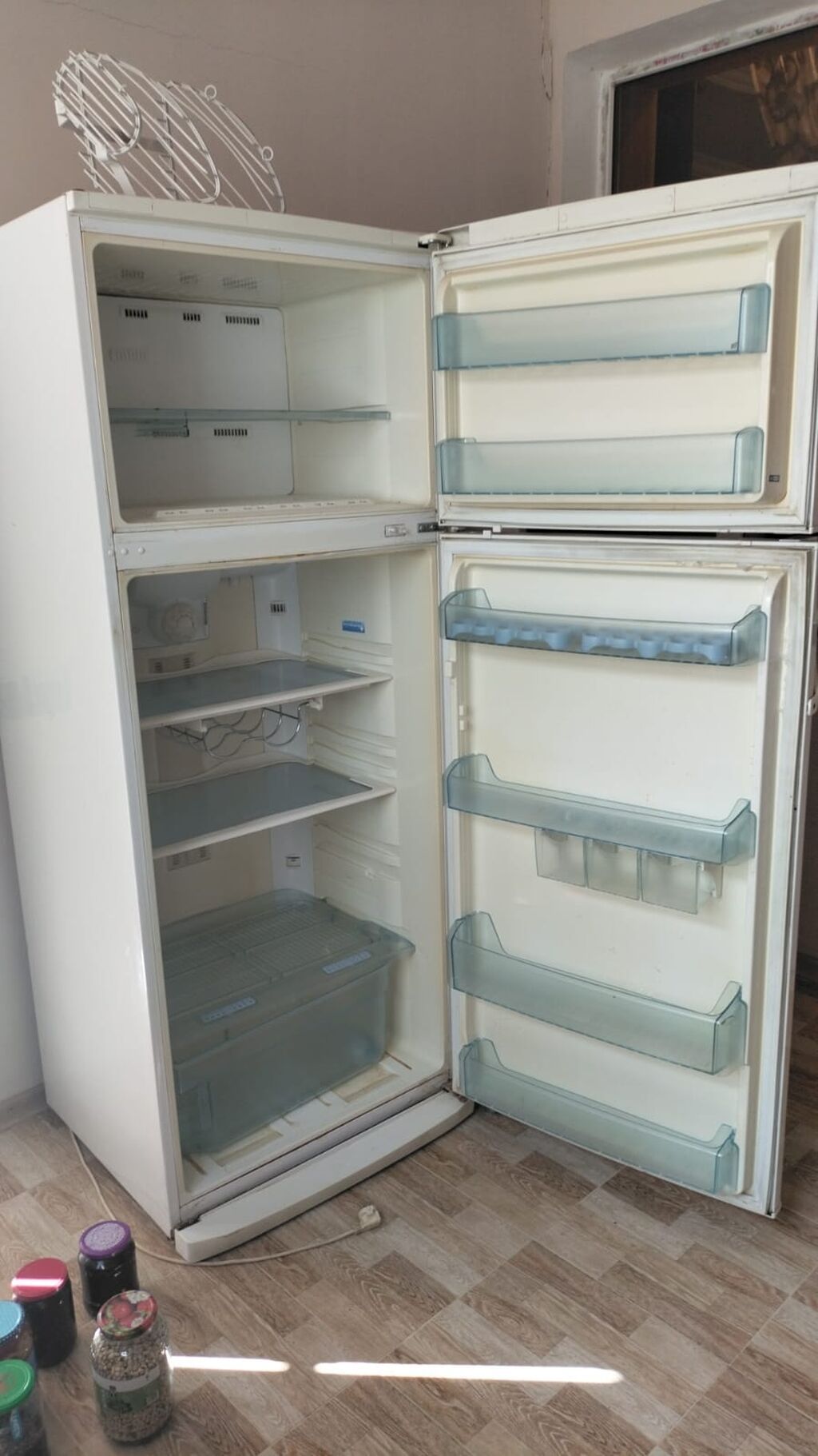Beko ikiqapılı soyuducu - Üst kamera: dondurucu, rəf və qapı içində — Soyuducular, Pirəkəşkül (2)