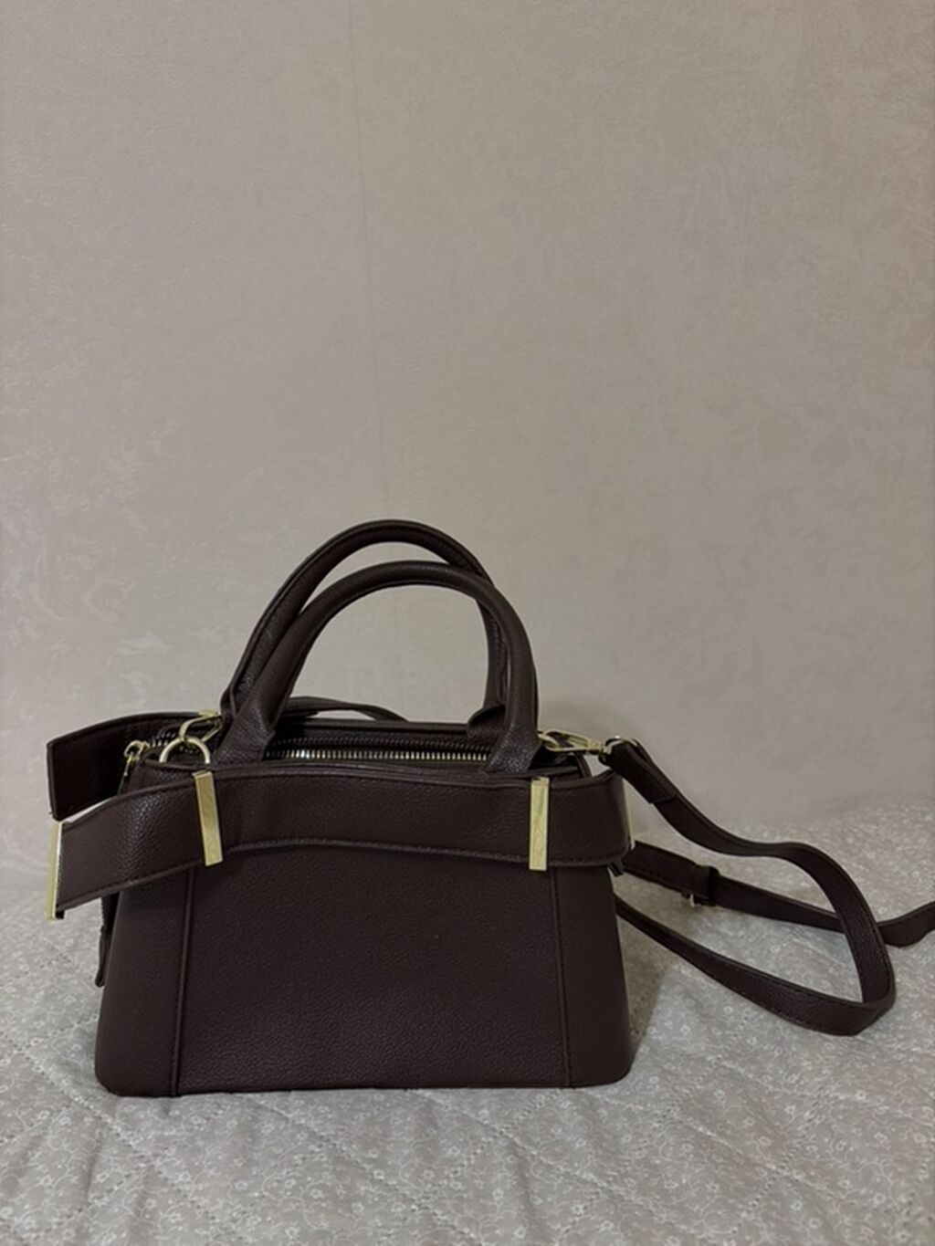 A klass Guess (Los Angeles) qadın çantası - Rəng: tünd qəhvəyi — Çantalar, çamadanlar, cüzdanlar, Bakı (3)