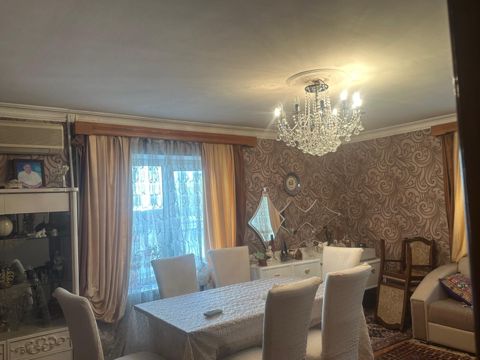 Satılır 3 otaqlı köhnə tikili 65 m² — Bakı