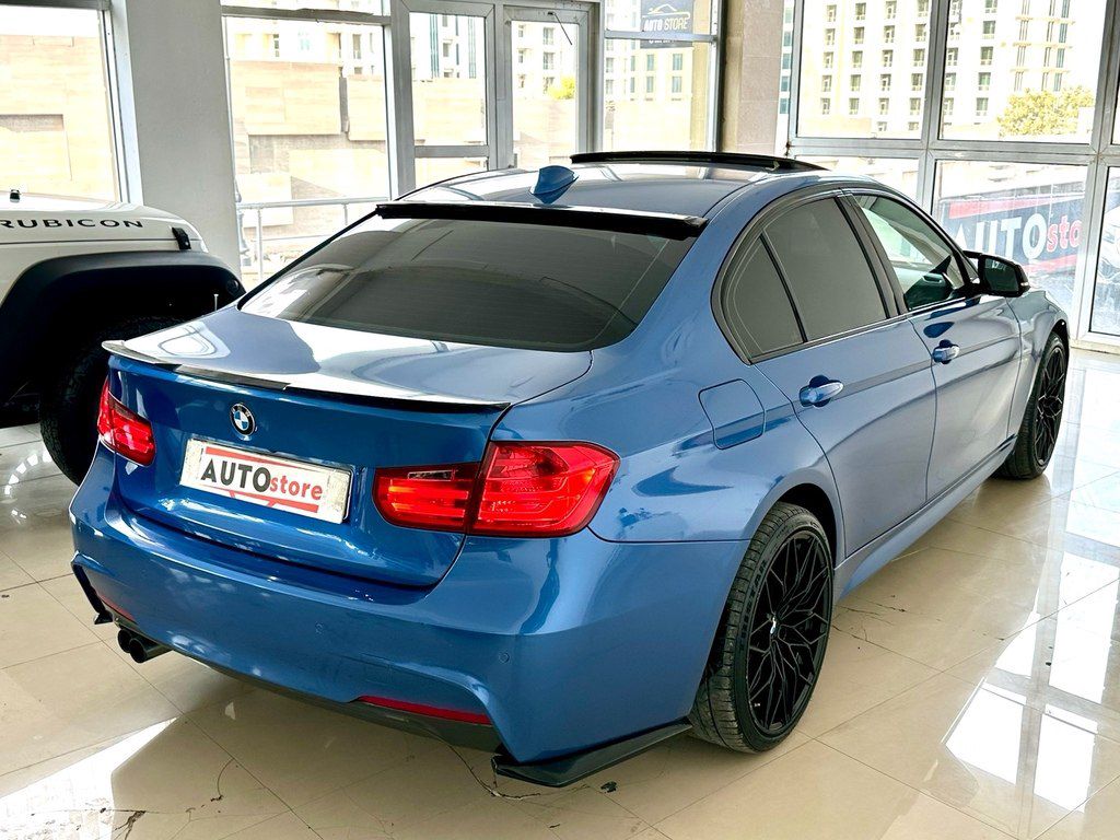 BMW 330, 2.0 L, 2015 il, 247 000 km — Avtomobillər, Bakı (4)