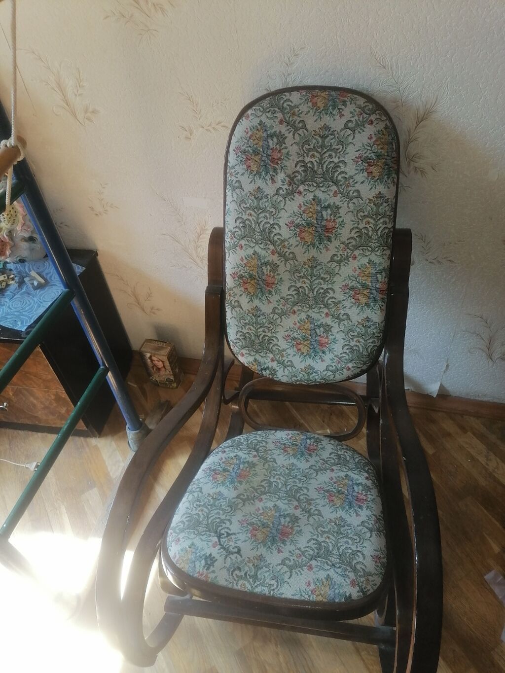 Zəng etmiyin vatsapa yazin. qədimi yellənən kreslo. xirdalanda — Mebel, Xırdalan (3)