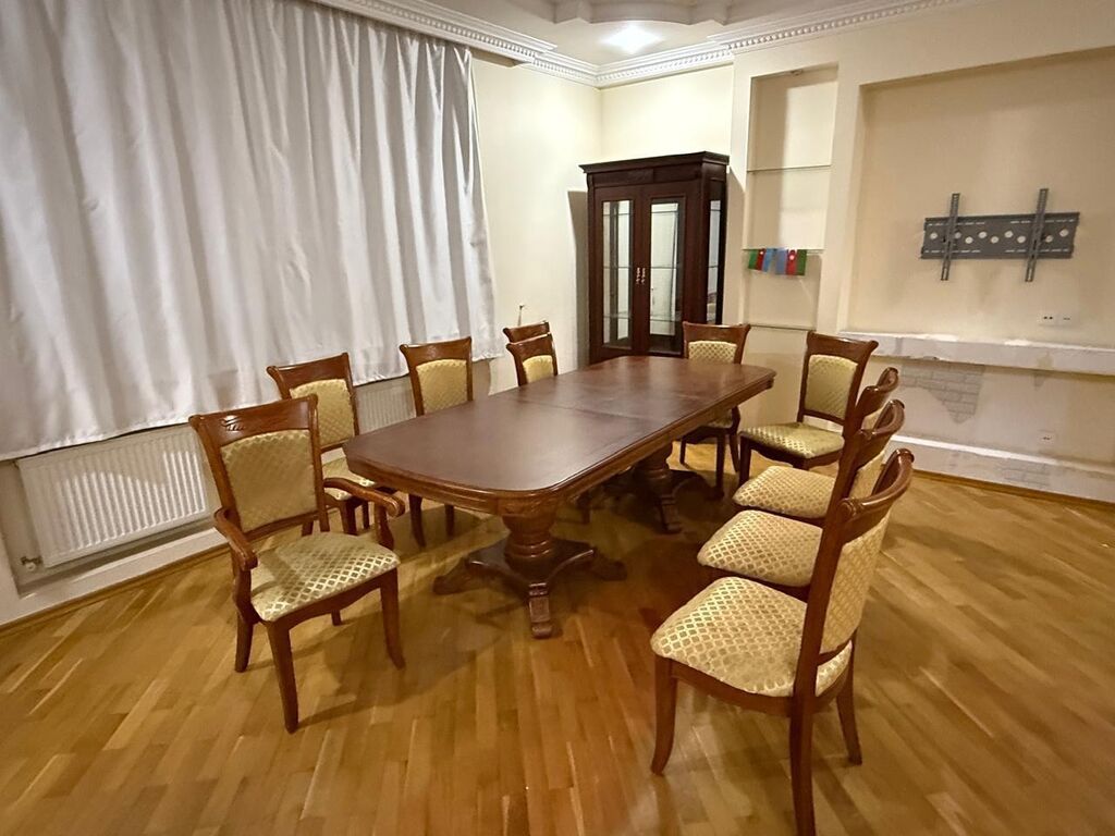 Klassik üslubda yemək otağı dəsti - Material: kütləvi ağac (qoz — Masalar və stullar, Bakı