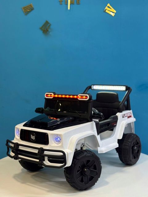 Uşaq elektrik avtomobili BYP 2722, ağ/qara — Bakı