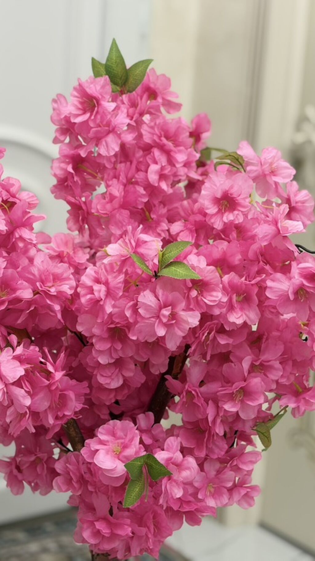 Süni dekorativ çiçək ağacı – çəhrayı sakura buketi görünüşlü — Vaazalar, kreslolar, süni çiçəklər, Masazır (2)