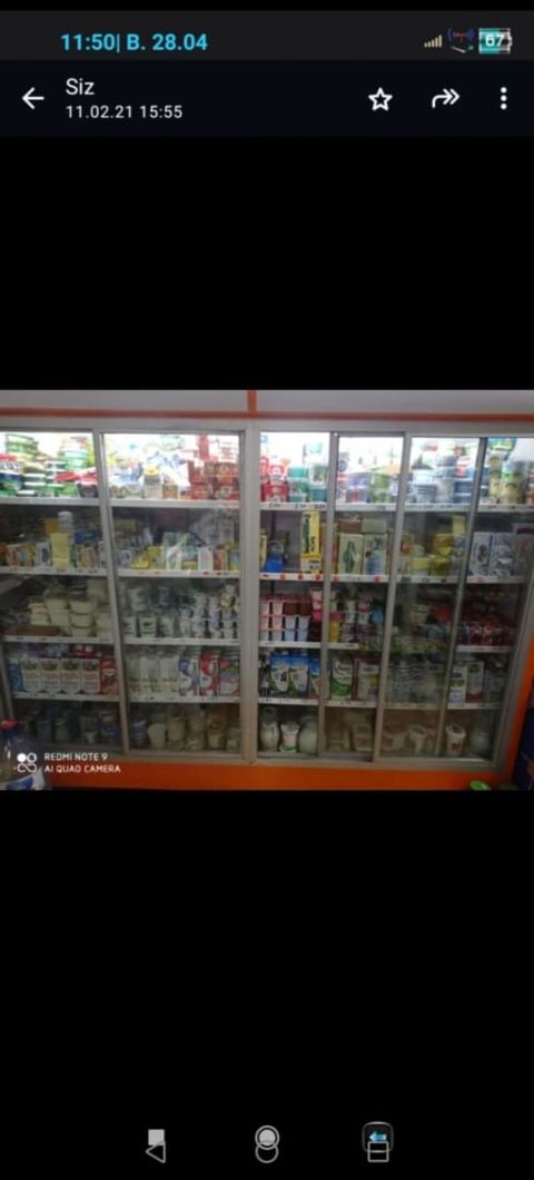 Vitrin soyuducu 2.5 uzunluqudu 2200 manat. Sok su,sudluk hamisi gedir — Bakı