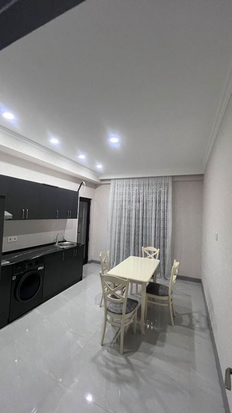 70 kv. m, 2 otaqlı — Bakı