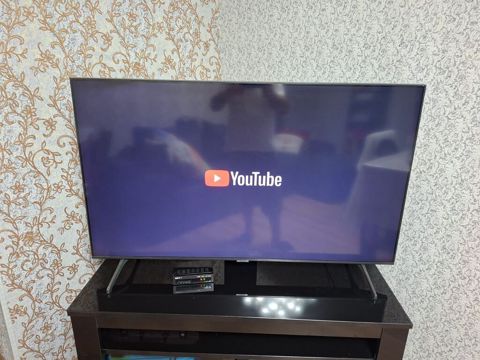 127sm 4K Samsung Smart TV – böyük ekranlı, nazik çərçivəli model — Bakı