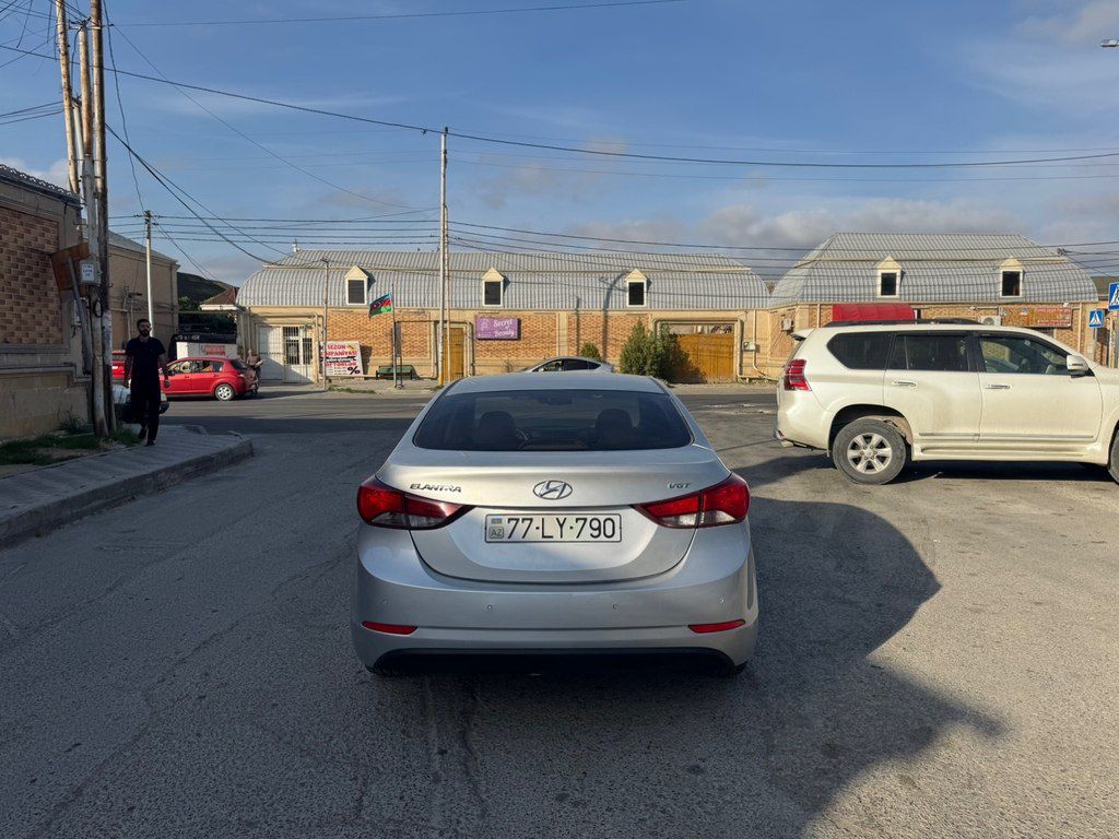 Hyundai Avante, 1.6 L, 2015 il, 300 000 km 77-LY-790 — Avtomobillər, Bakı (5)