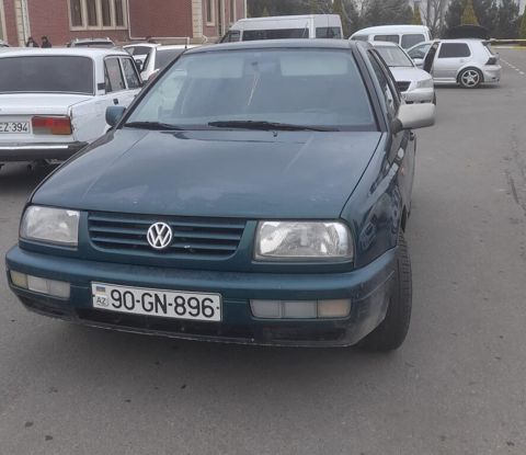 Volkswagen Vento, 2.0 L, 1996 il, 300 000 km — Goranboy