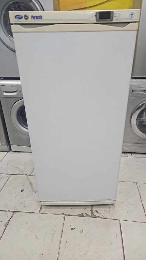 Paracels markalı laboratoriya tipli soyuducu. Ağ rəngli, tək qapılı — Bakı