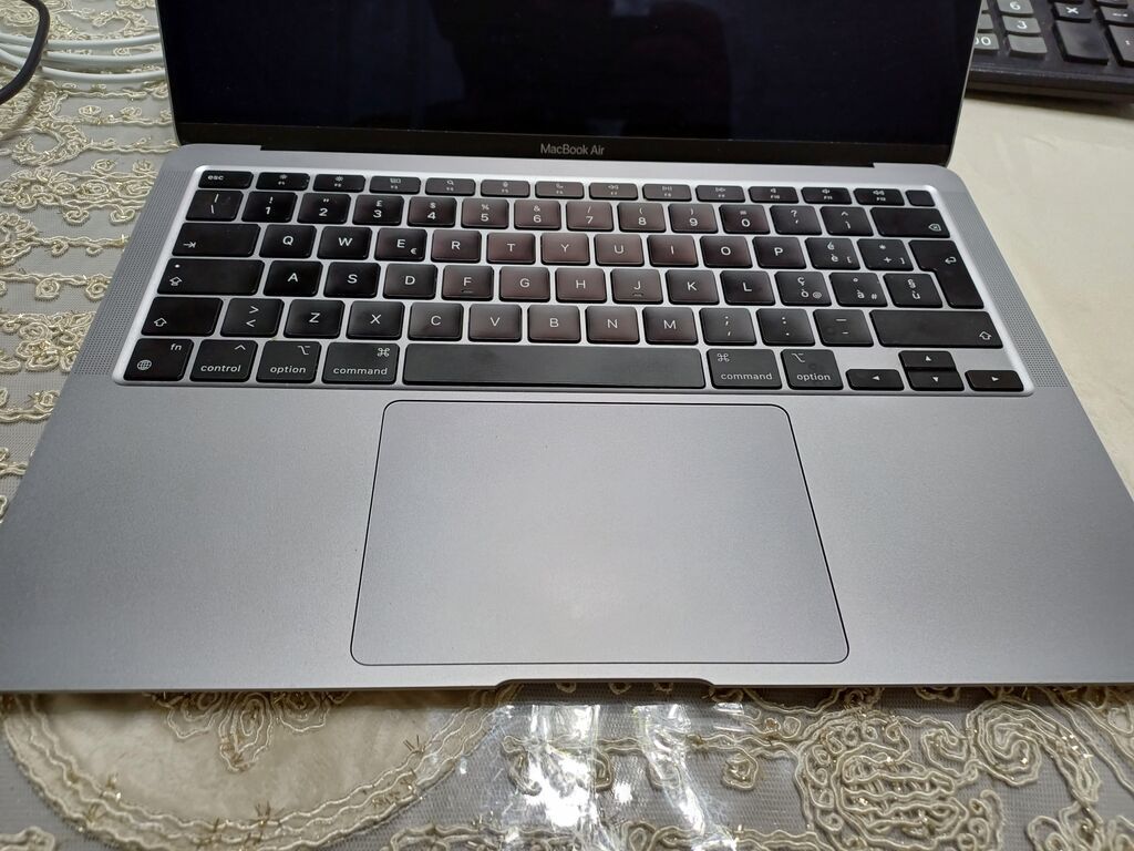 Apple MacBook Air M1 Ideal vəziyyətdədir,karobkasi və orijinal — Apple Macbook, Bakı (2)
