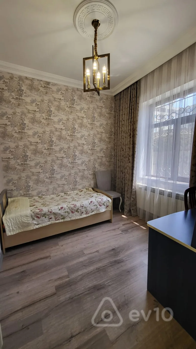 7 otaqlı həyət evi, 260 m², Səbail rayon,Badamdar qəsəbəsi — kirayə — Ev, villa, Bakı (7)
