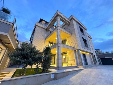 Satılır 8 otaqlı həyət evi/bağ evi 1400 m² — Bakı