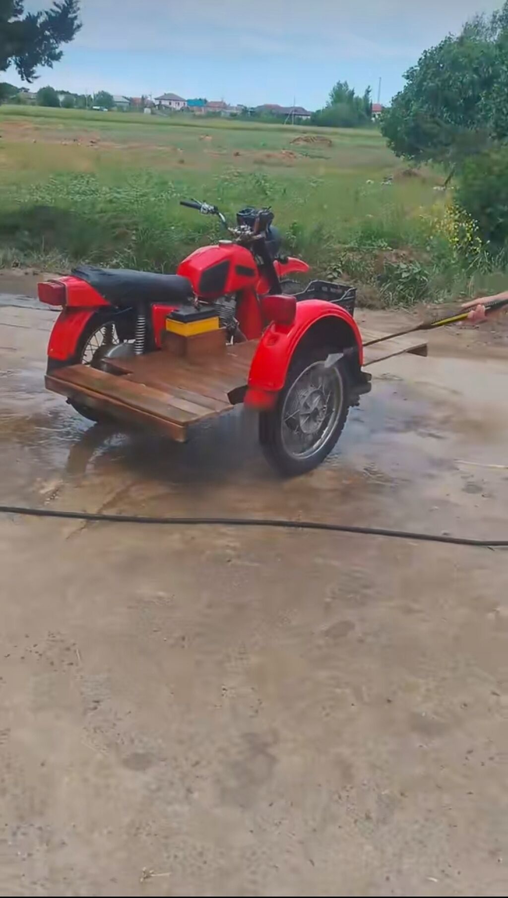 Qırmızı yükləmə qoşqulu motosiklet - Tip: Yük daşımaq üçün — Motosikletlər, Masallı (3)