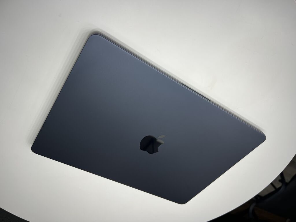 Apple Macbook Air A2681 Apple M2 RAM 8GB SSD 512GB Ekran 13.6 Baterika — Apple Macbook, Bakı (3)
