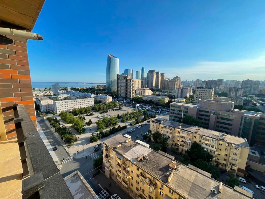Satılır 5 otaqlı yeni tikili 225 m² — Mənzil, Bakı (8)