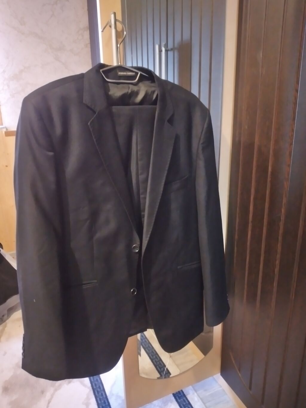 Pierre Casillo kişi kostyumu - Model: İki düyməli klassik kostyum — Kostyum, Güzdək