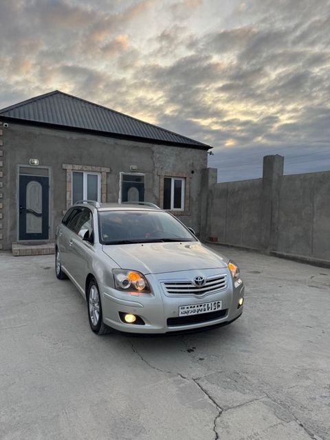 Toyota Avensis, 2.0 L, 2008 il, 348 000 km — Quba