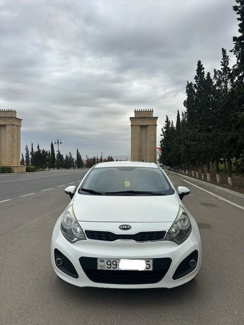Kia Rio, 1.4 L, 2013 il, 243 000 km — Şirvan