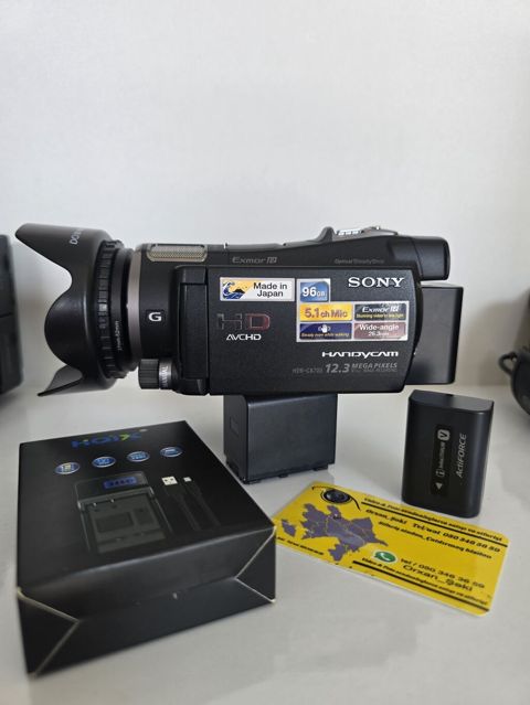 Sony HDR-CX700. üzərində 2 batareka adaptr və canta veriləcək. 96 gb — Şəki