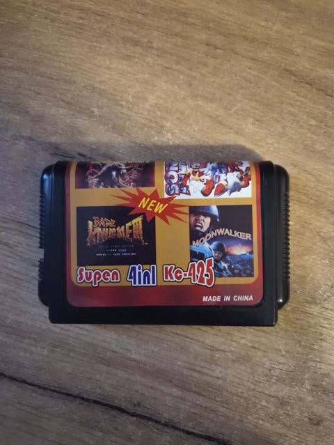 Sega Mega Drive (Genesis) üçün oyun kartricləri satılır. Biri 8 manat — Bakı