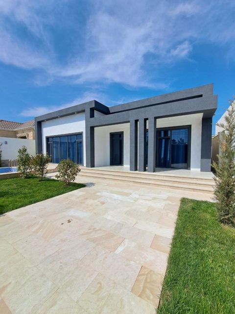 Satılır 4 otaqlı həyət evi/bağ evi 160 m² — Bakı