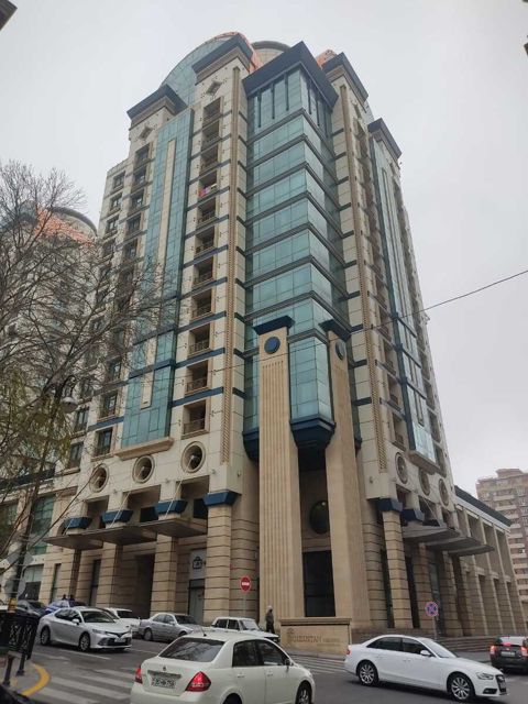 Satılır 4 otaqlı yeni tikili 190 m² — Bakı